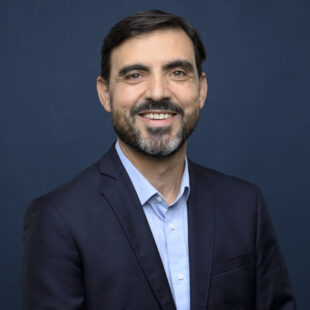 Portrait en studio CV ou LinkedIn pour cabinet de conseil – photographe Val d’Europe